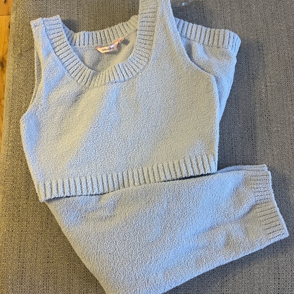 La vie en rose baby blue, terry cloth lounge set.